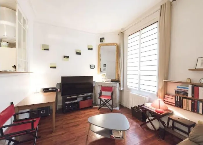 Classic Studio In Montmartre