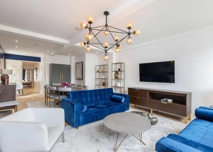 Stunning 2 Bedroom Apartment