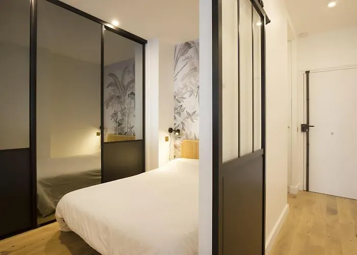 Luxury 1-bedroom pied-à-terre Champs-Elysées - Mobility lease