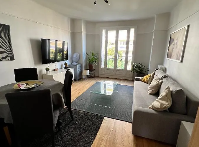Grand F2 Vue Sur La Maison De Georges Brassens