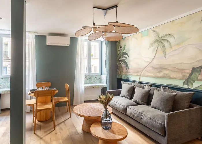The Blue Nature Suite Downtown Montmartre