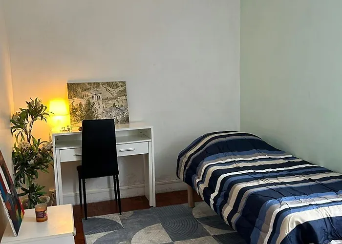 Chambre Equipee Et Meublee- Porte Des Lilas