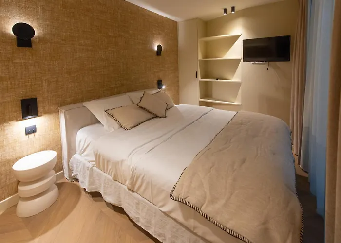 Basfroi Cosy Apartment 1