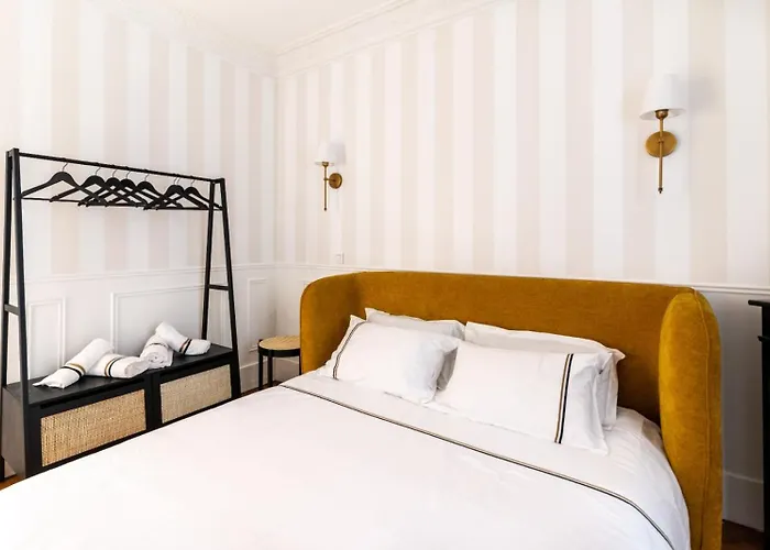 Charming Parisian Flat Near Eiffel Tower