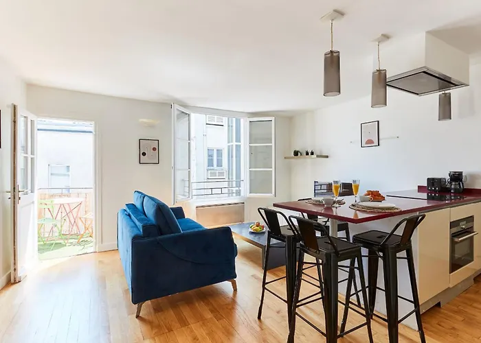 Latin Quarter - 1Br With Balcony - Cityapartmentstay