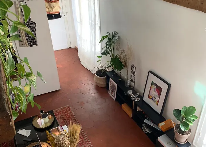 Cozy Mezzanine Studio In The Heart Of Paris