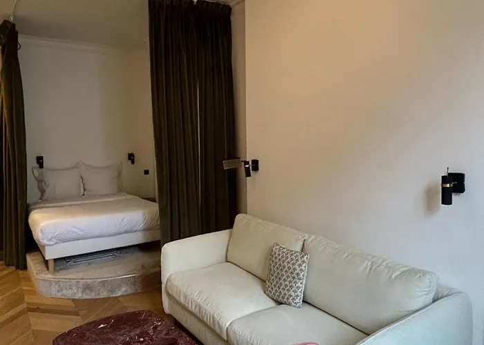 Central Apartment Tronchet 1G