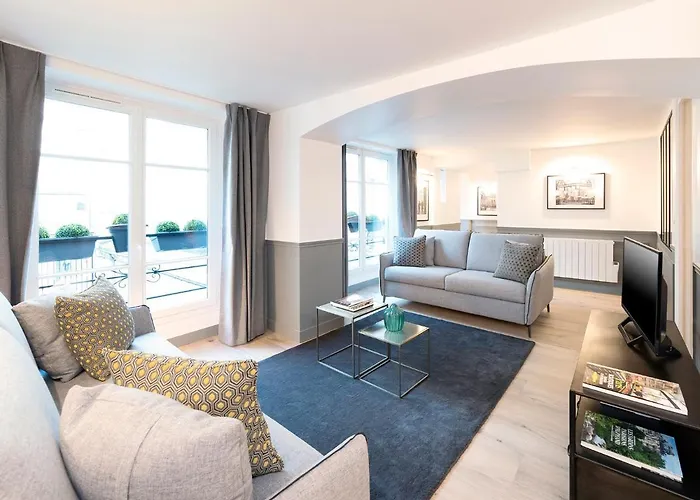 Livinparis - Luxury 4 Bedrooms Le Louvre I