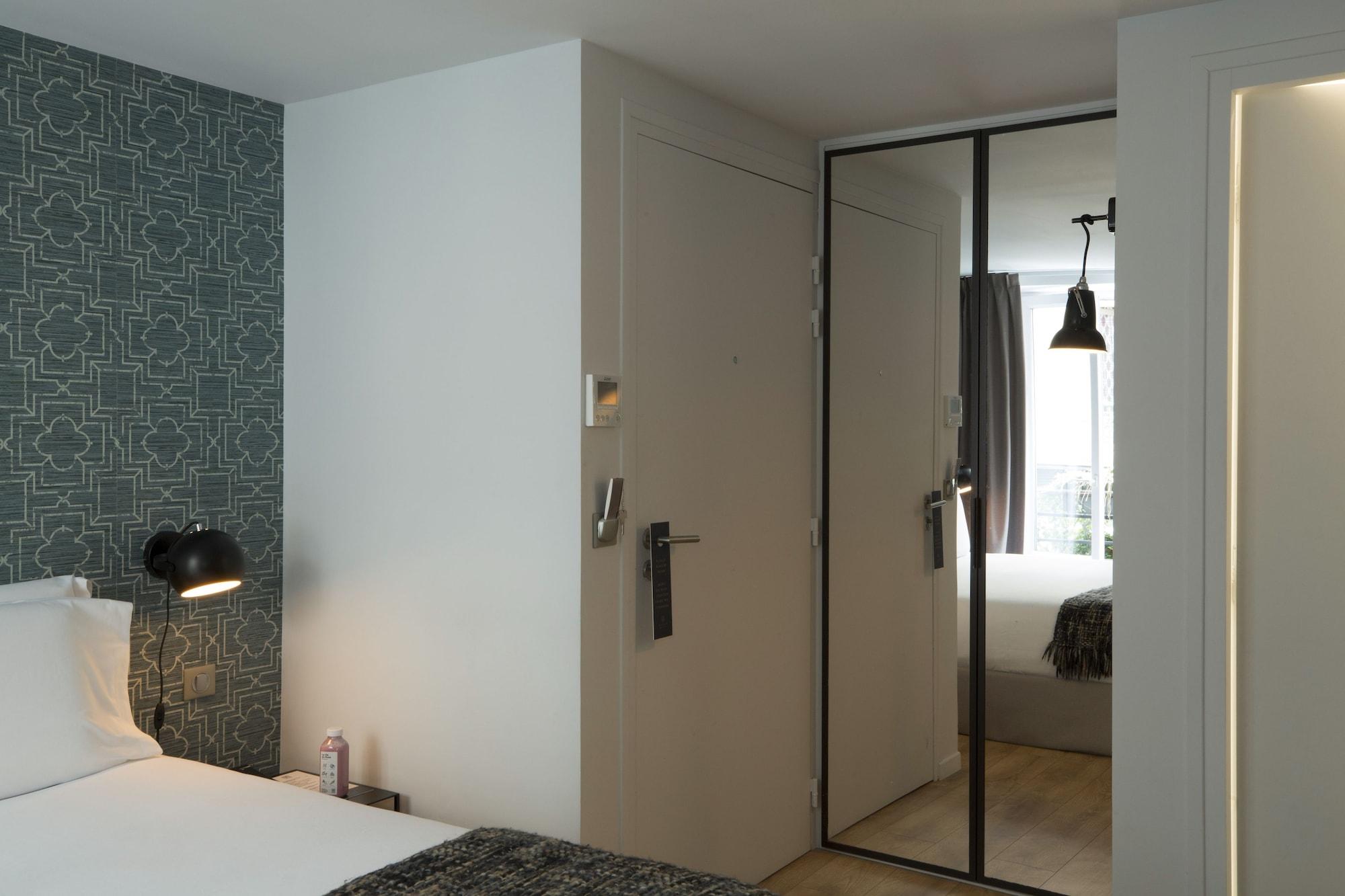 Monsieur Helder 3* Parigi
