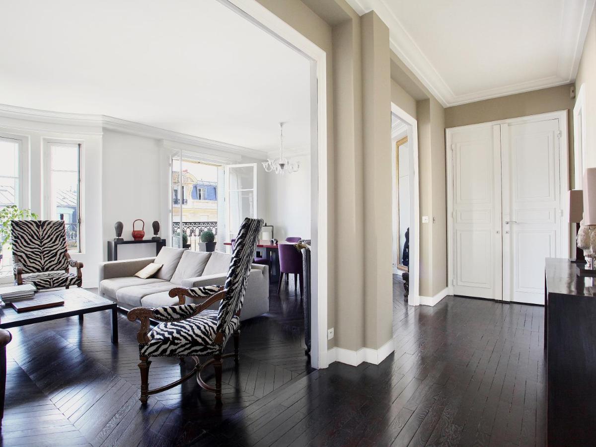 Outstanding 2 Bedrooms With A Terrific Eiffel Tower View Appartamento *