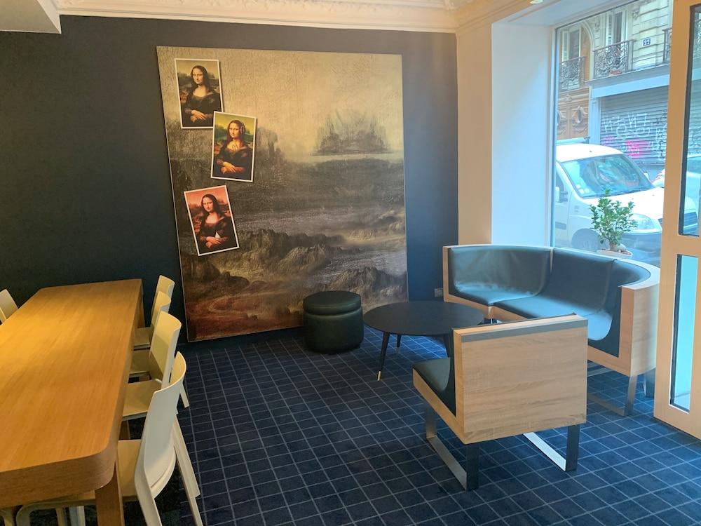 Hotel Ibis Styles Cadet Lafayette Parigi