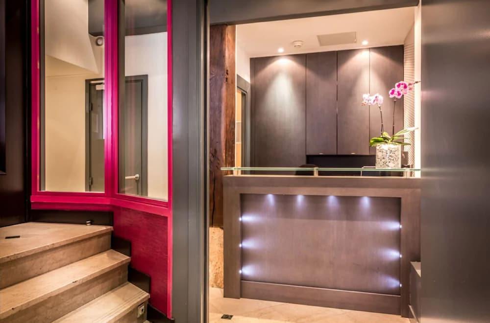 Royal Opera Hotel 3*