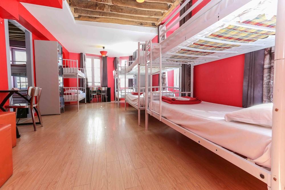 Hostel Le Village Montmartre By Hiphophostels *