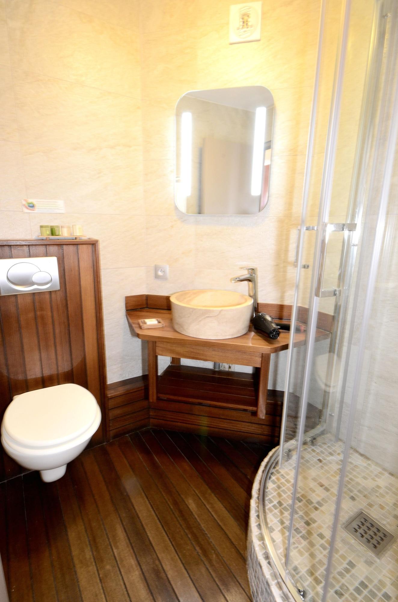 Hotel Confort 13 (adults Only) 3*