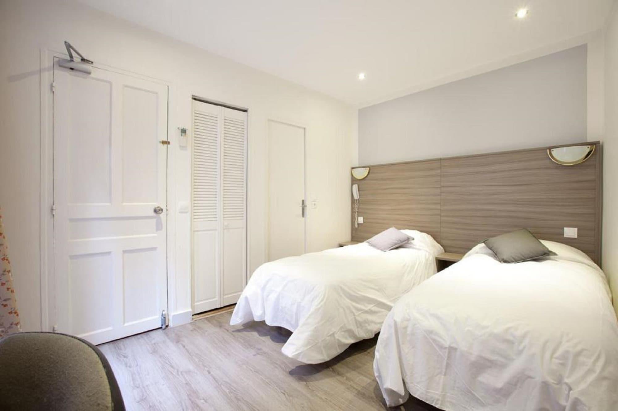 Panam Gambetta- Place Gambetta-mairie Du 20 Emme 3* Paris