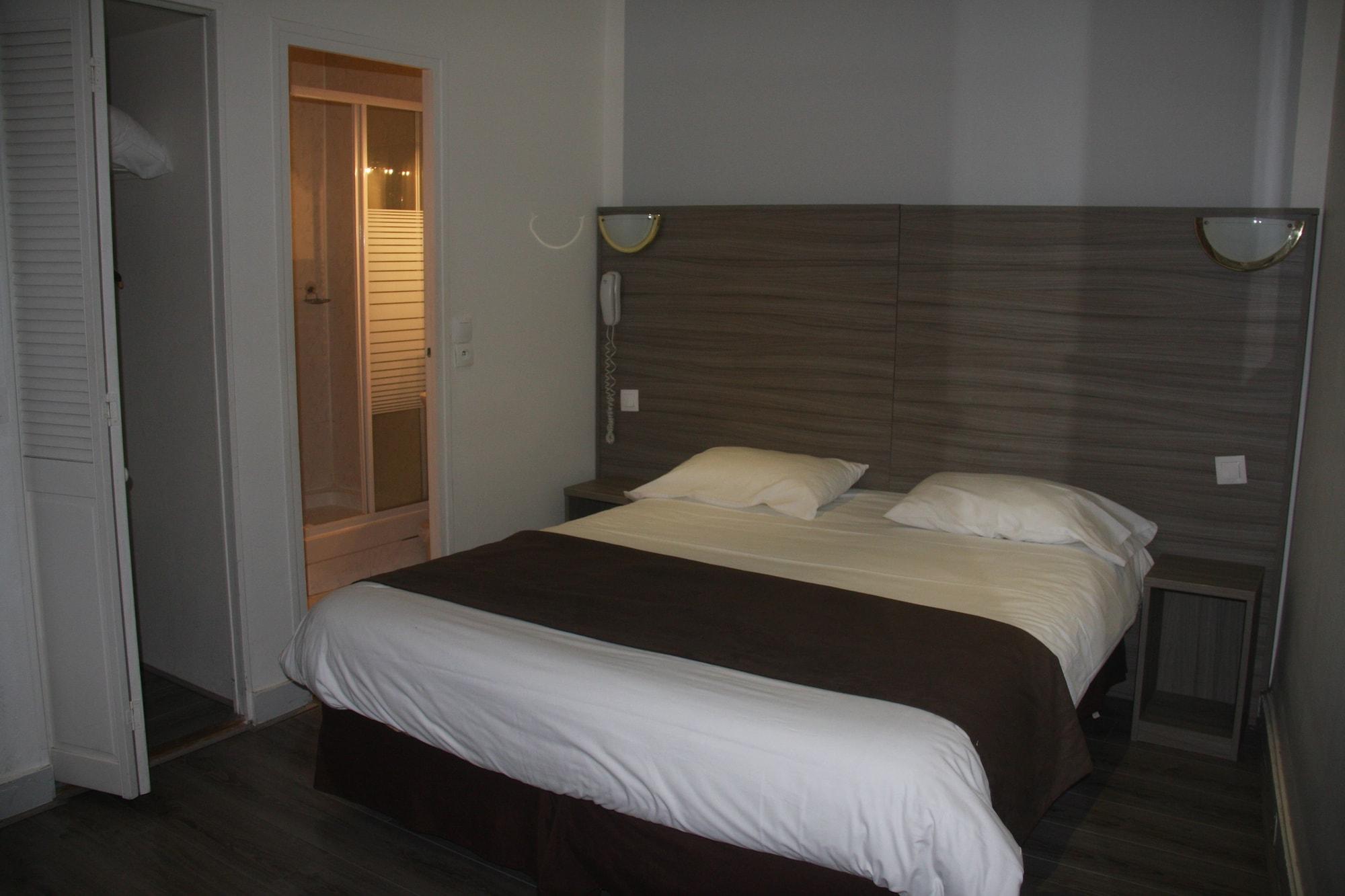 Hotel Panam Gambetta- Place Gambetta-mairie Du 20 Emme
