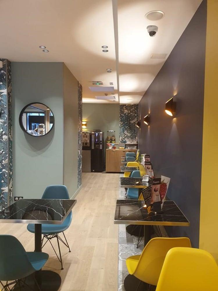 Hotel Panam Gambetta- Place Gambetta-mairie Du 20 Emme