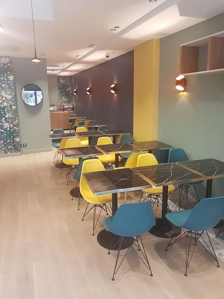 Hotel Panam Gambetta- Place Gambetta-mairie Du 20 Emme Paris