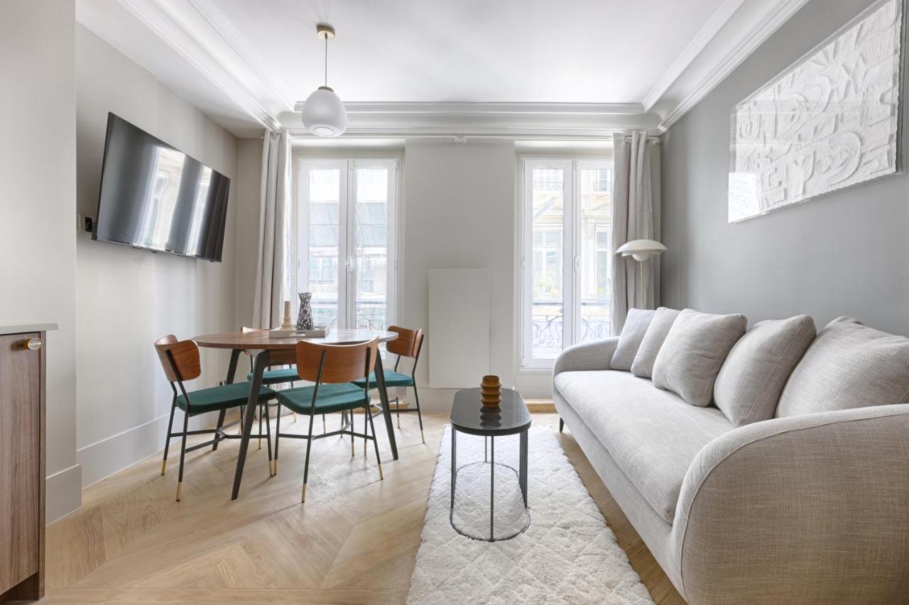 Unique Luxury Parisian Flat 2br/6p -champs Elysées * Parigi