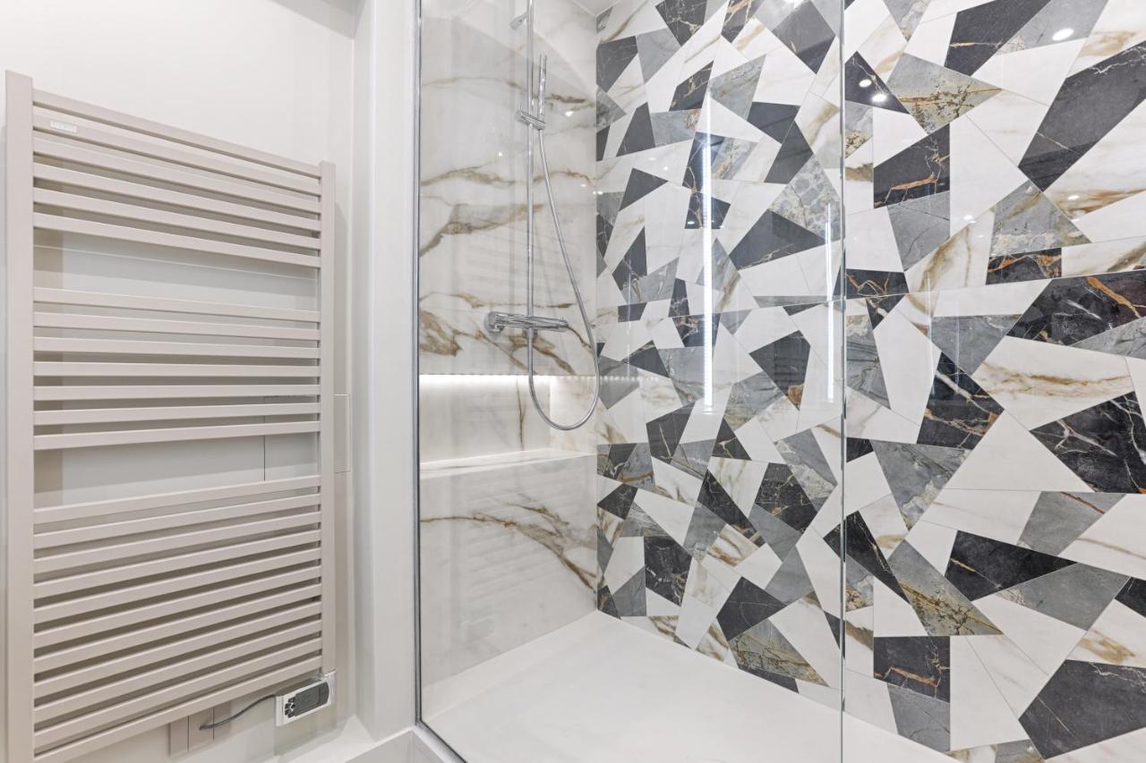 Unique Luxury Parisian Flat 2br/6p -champs Elysées Appartamento *