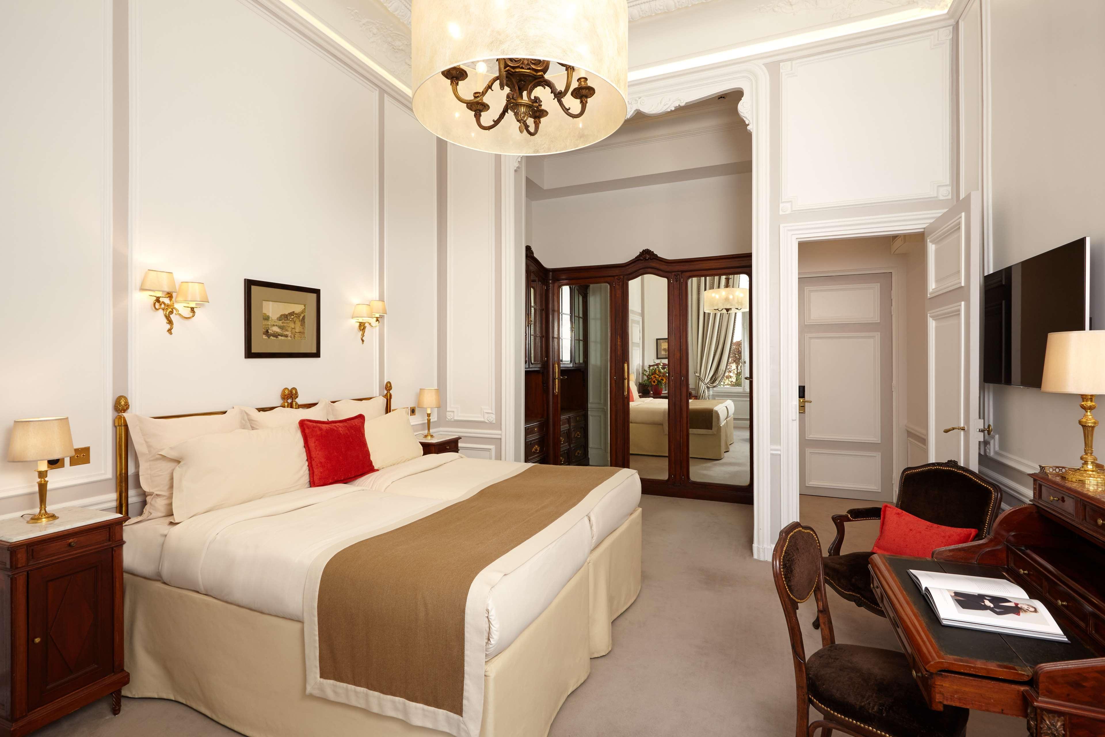 Hotel Regina Louvre Parigi