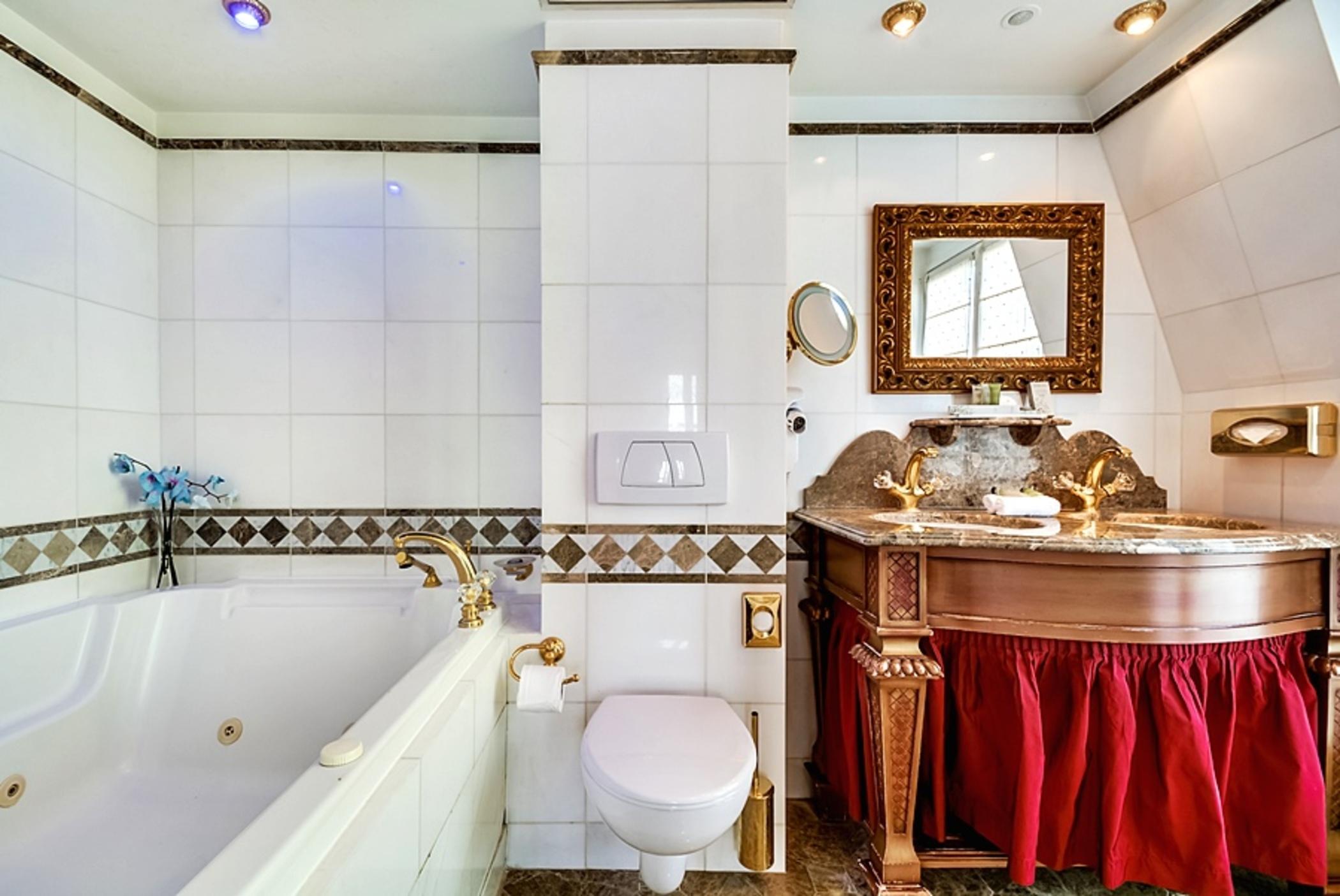 La Royale Hotel 4*