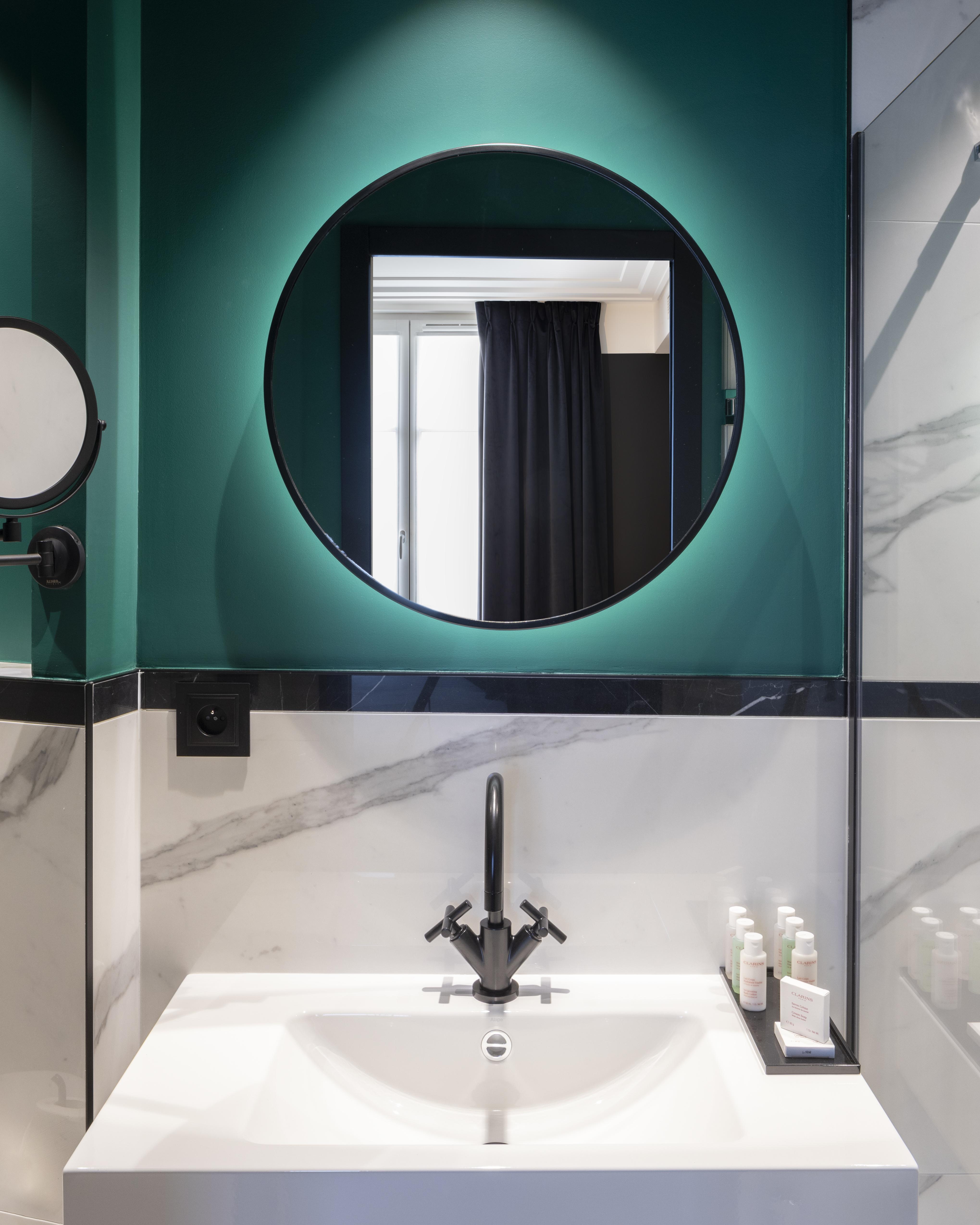 Parisianer Hotel 4*