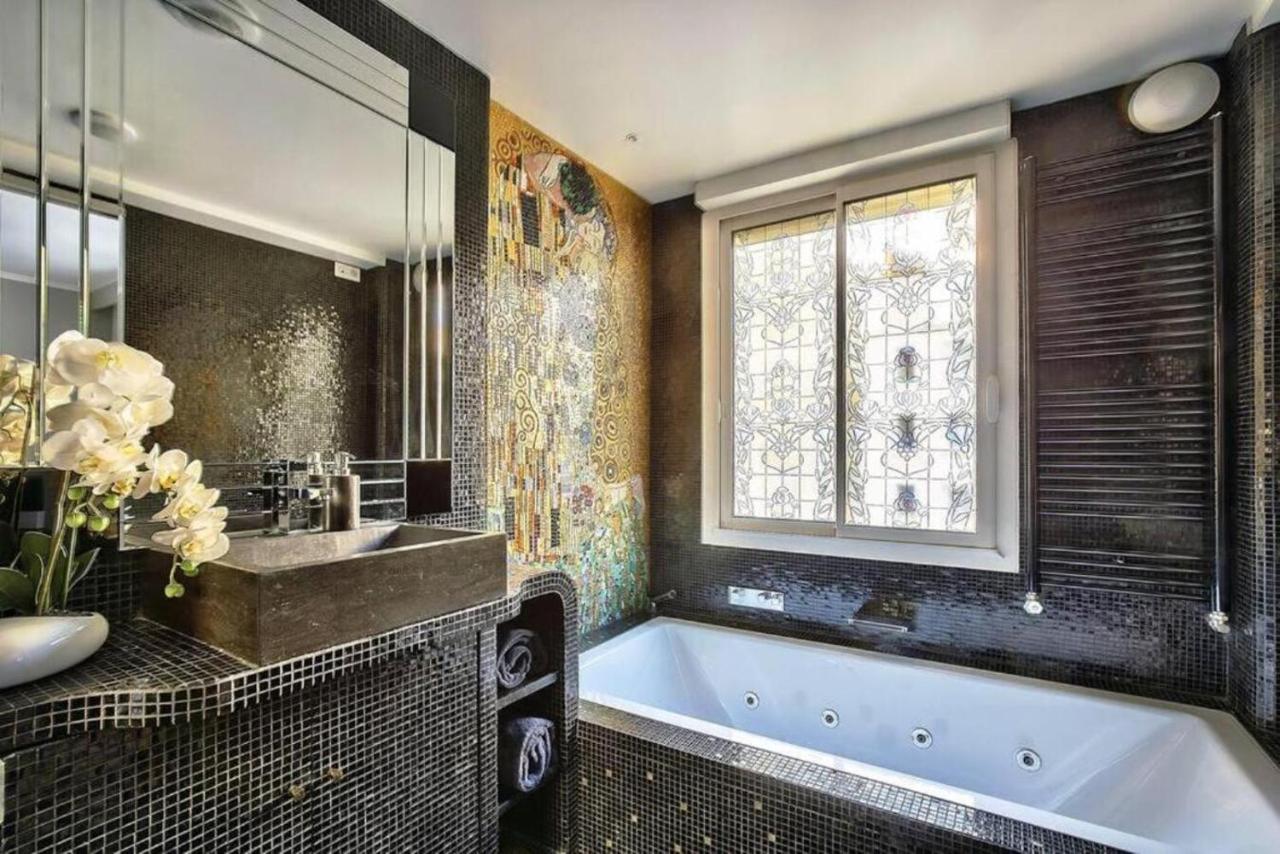 1618 - Amazing View Eiffel Tower Apartment Paris