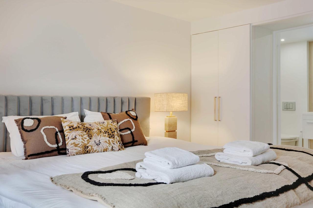 Elegant - 2bd-6p - Avenue Montaigne Apartment Paris