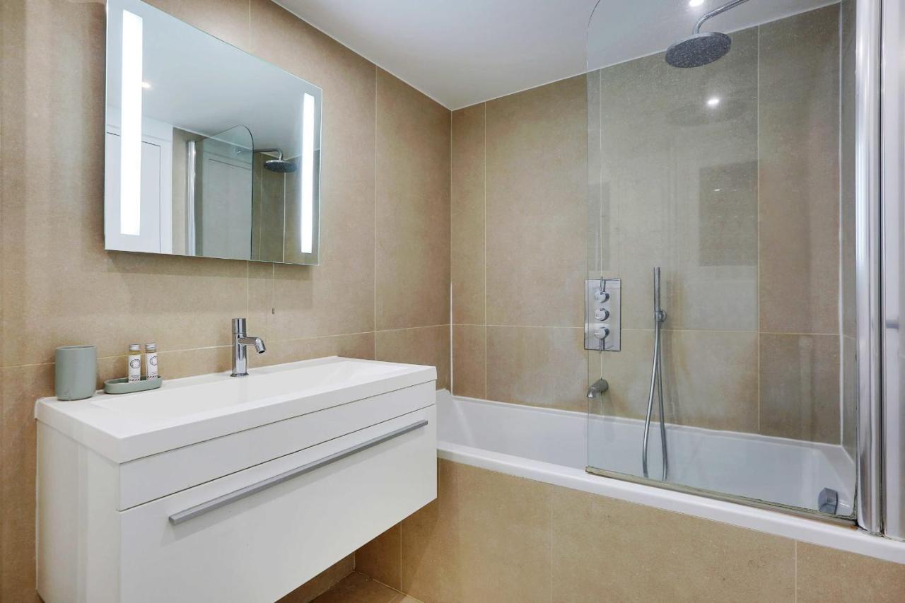 Apartment Elegant - 2bd-6p - Avenue Montaigne Paris