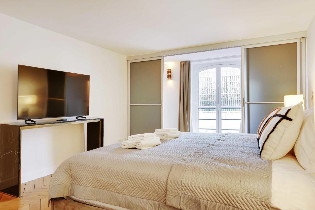 Apartment Elegant - 2bd-6p - Avenue Montaigne Paris