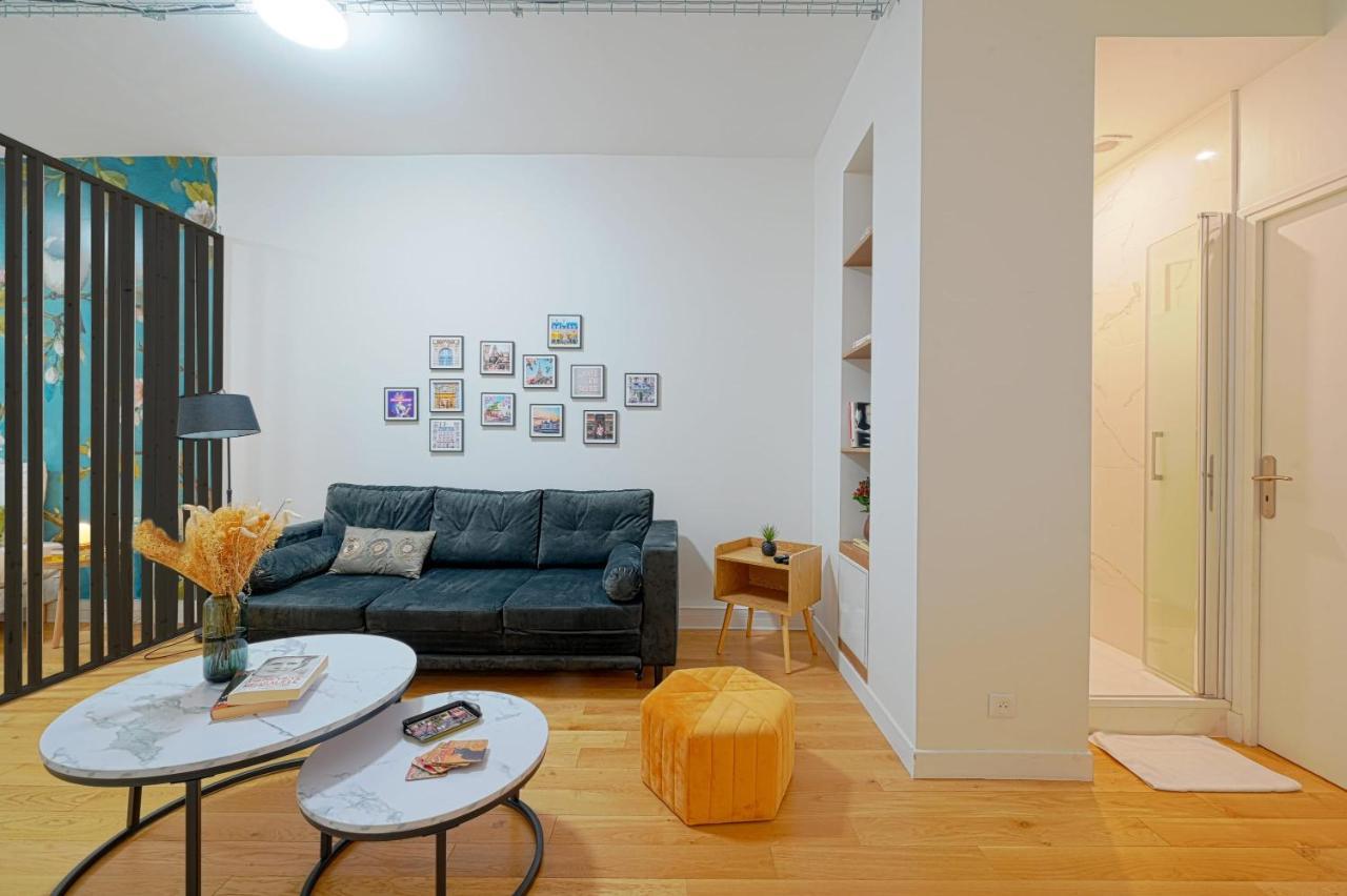 Modern Flat Renovated Apartment