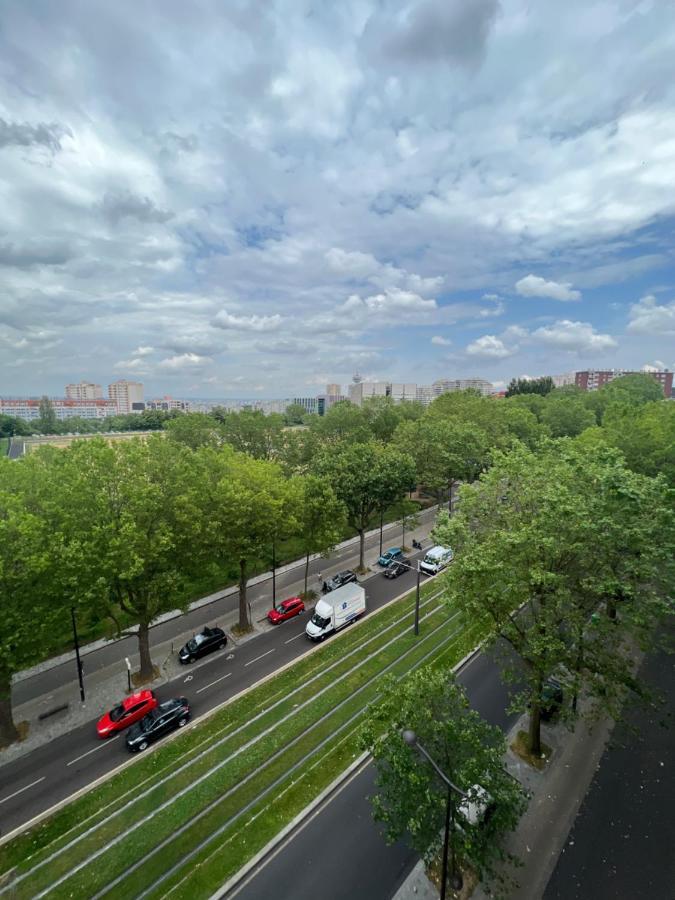Apartment In With View, 15min Direct To Center *