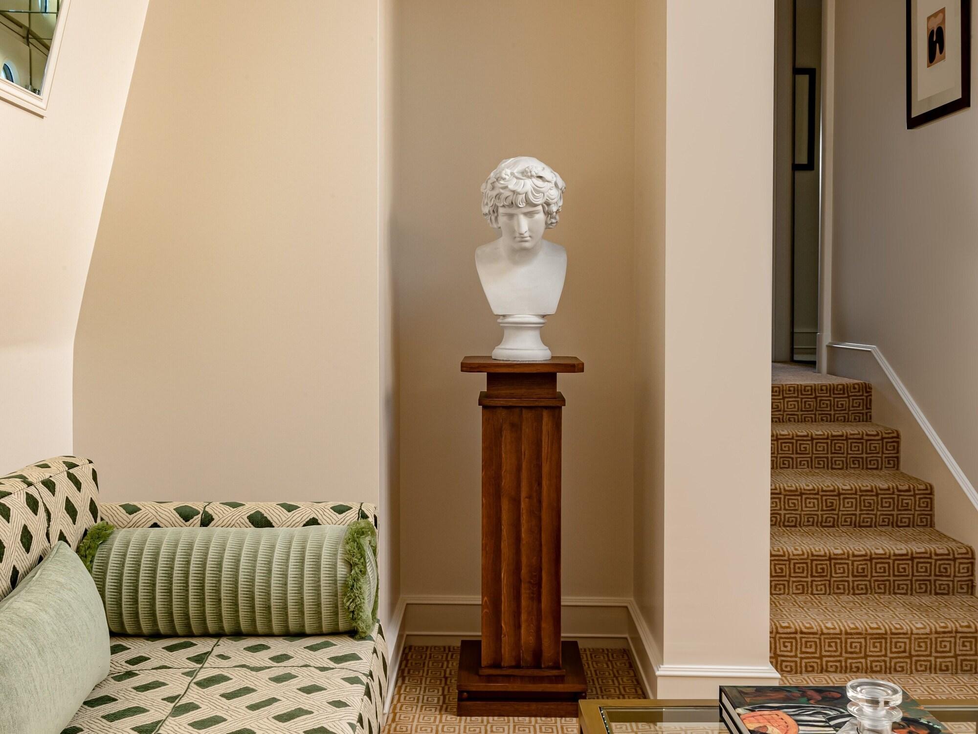 Saint James Hotel 5*
