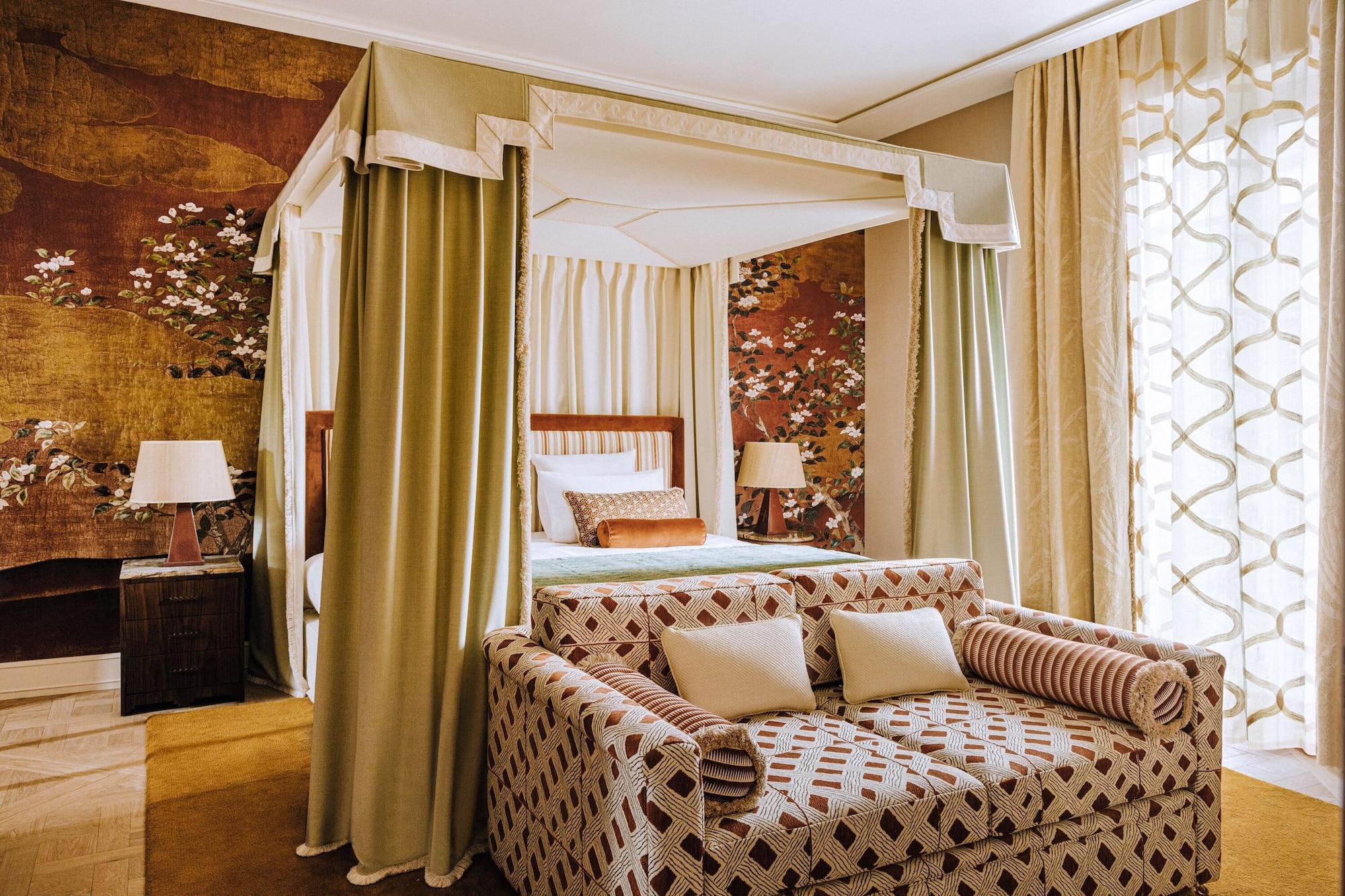 Saint James Hotel