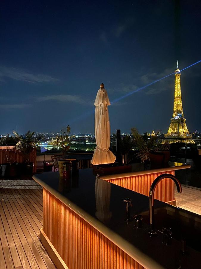 Trocadero Eiffel Tower *