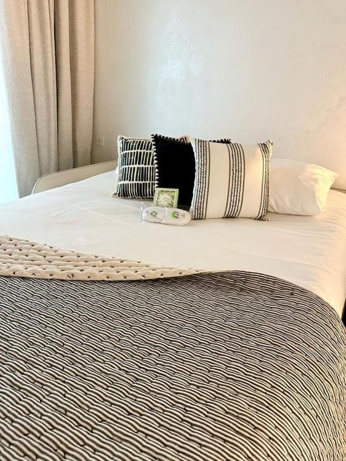 Card Hotel Paris