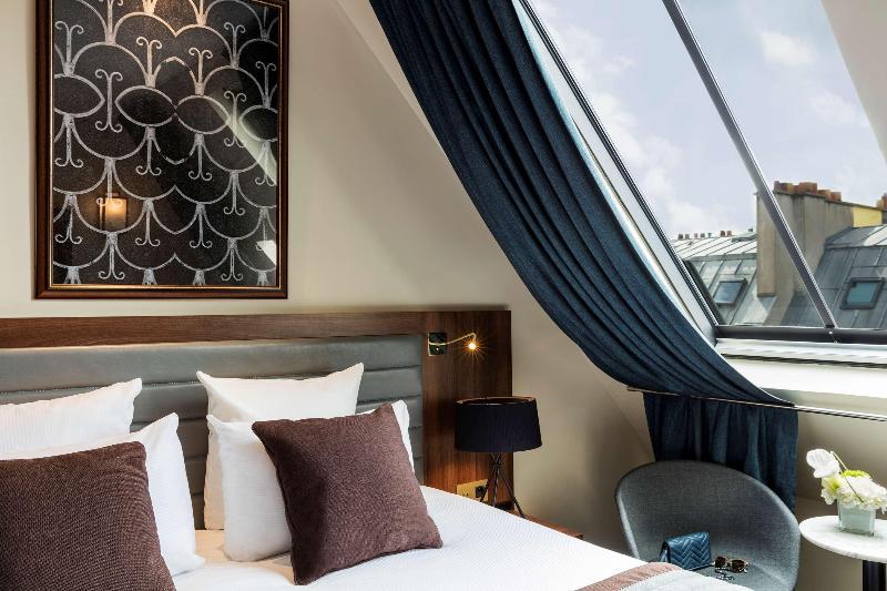 Mayflower Opera 4*