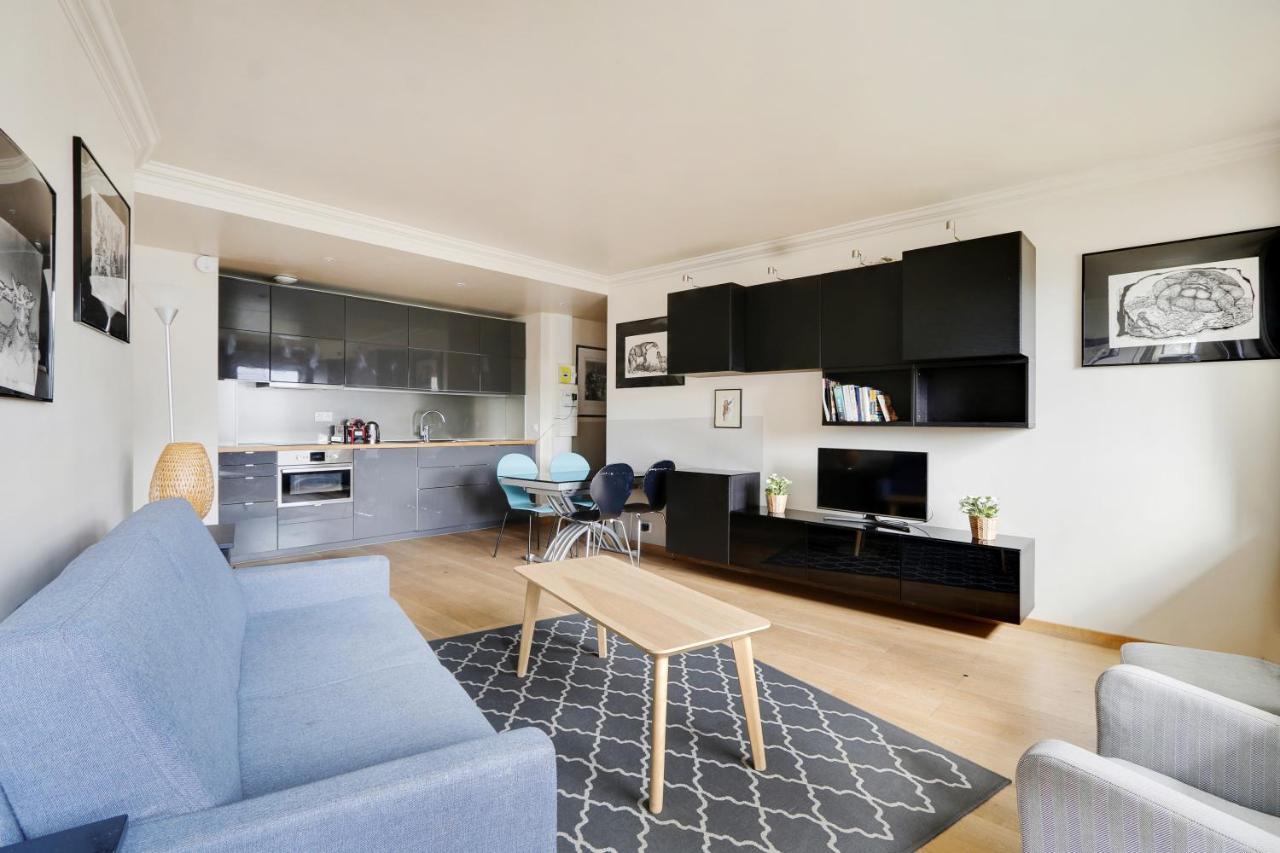Pick A Flat's In Eiffel Tower- Boulevard De Grenelle Apartment Paris