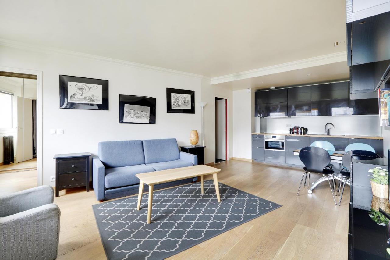 Pick A Flat's In Eiffel Tower- Boulevard De Grenelle Apartment *