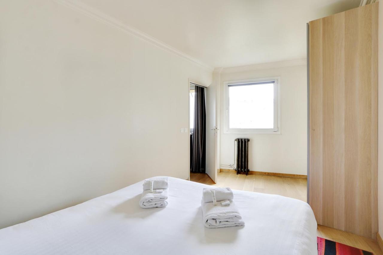 Pick A Flat's In Eiffel Tower- Boulevard De Grenelle Apartment Paris