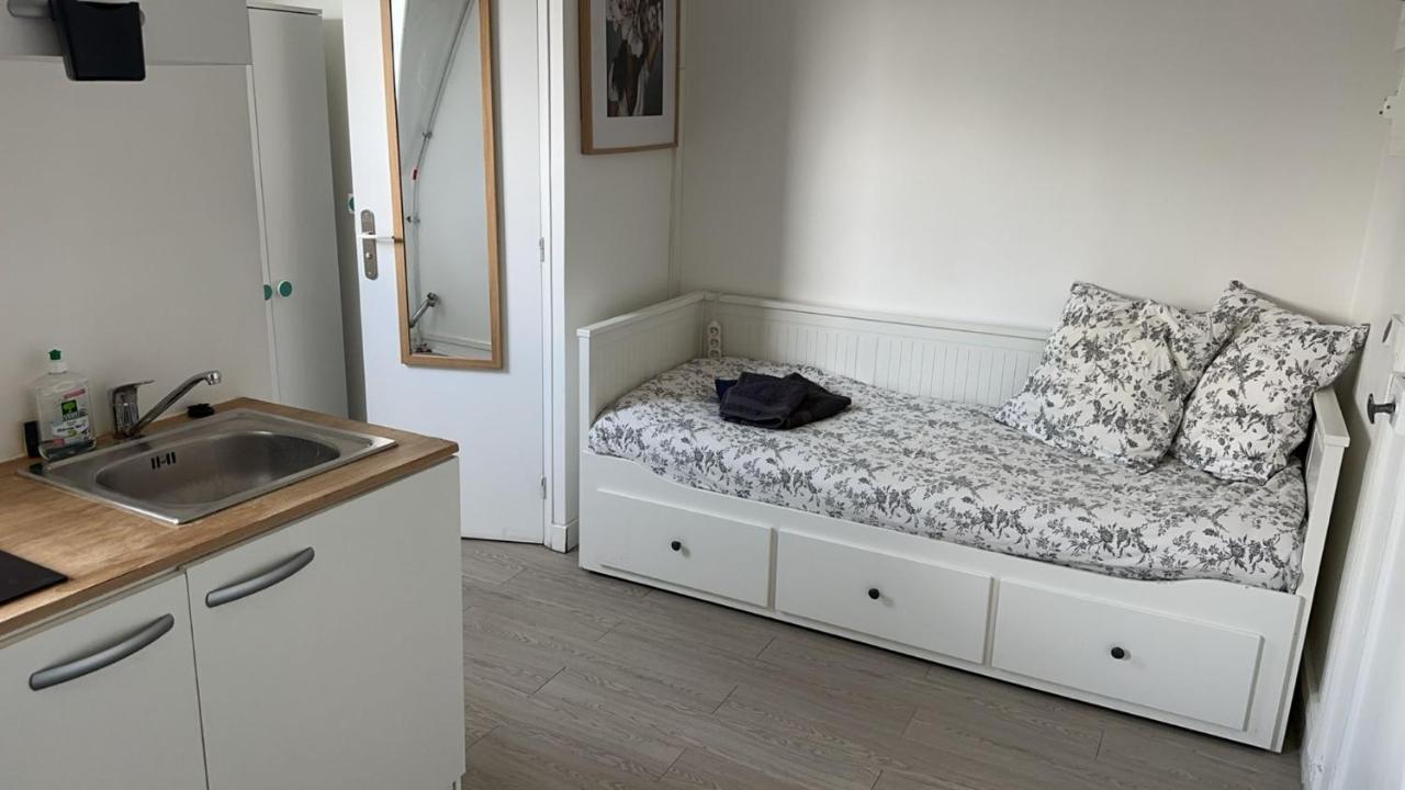 Appartamento Guest Nearby Champs Elysees Parigi