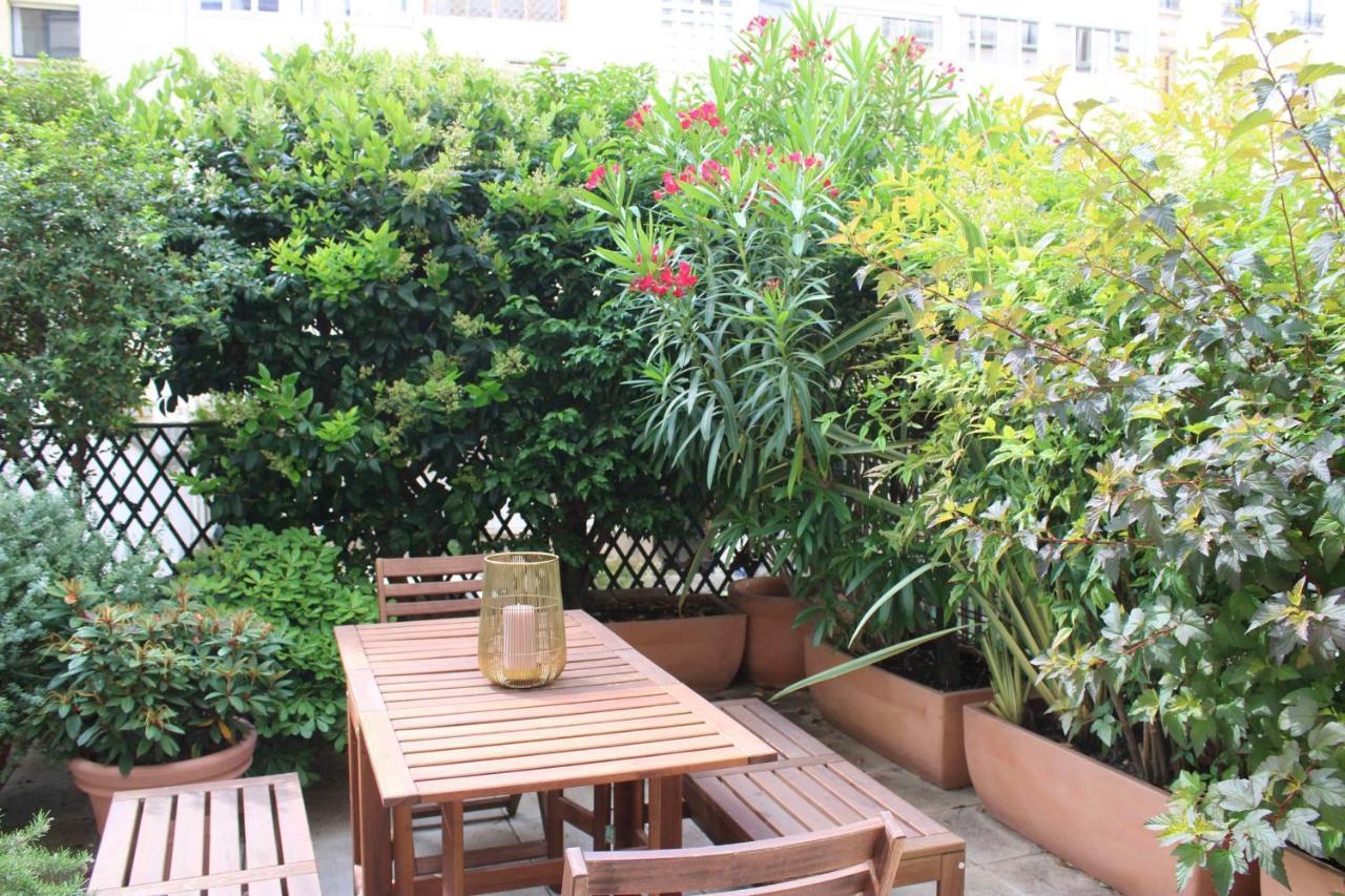 Spacious Cocoon 2 Steps From The Eiffel Tower *