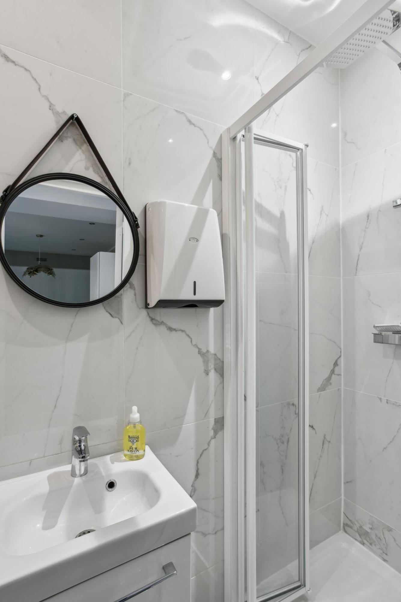 Beau 3 Pieces Rue Poissonniere Apartment Paris