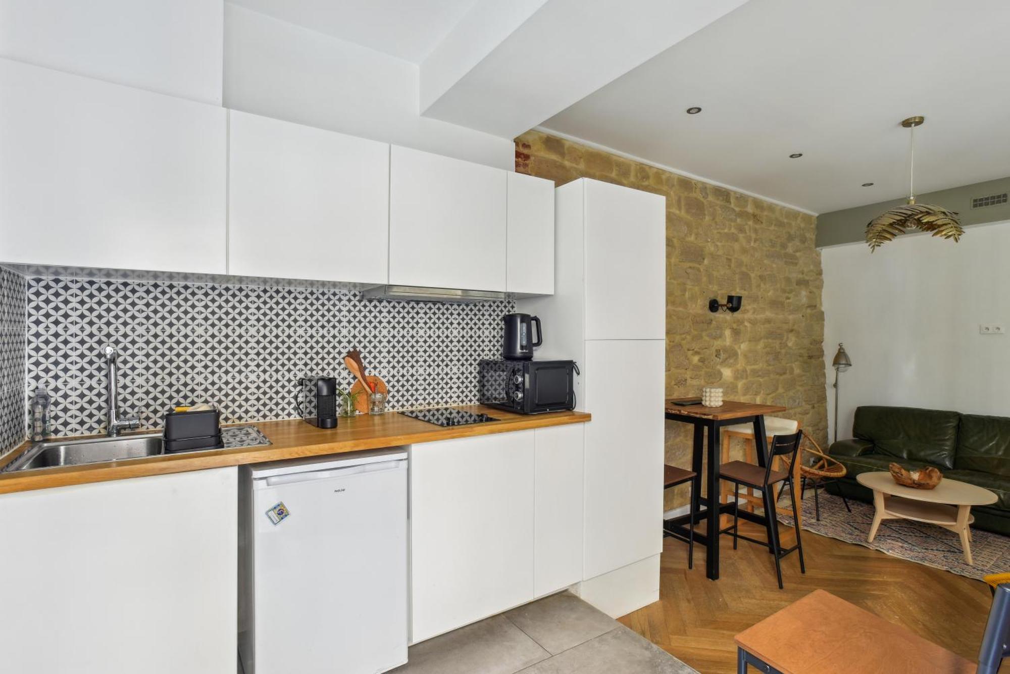 Beau 3 Pieces Rue Poissonniere Apartment Paris