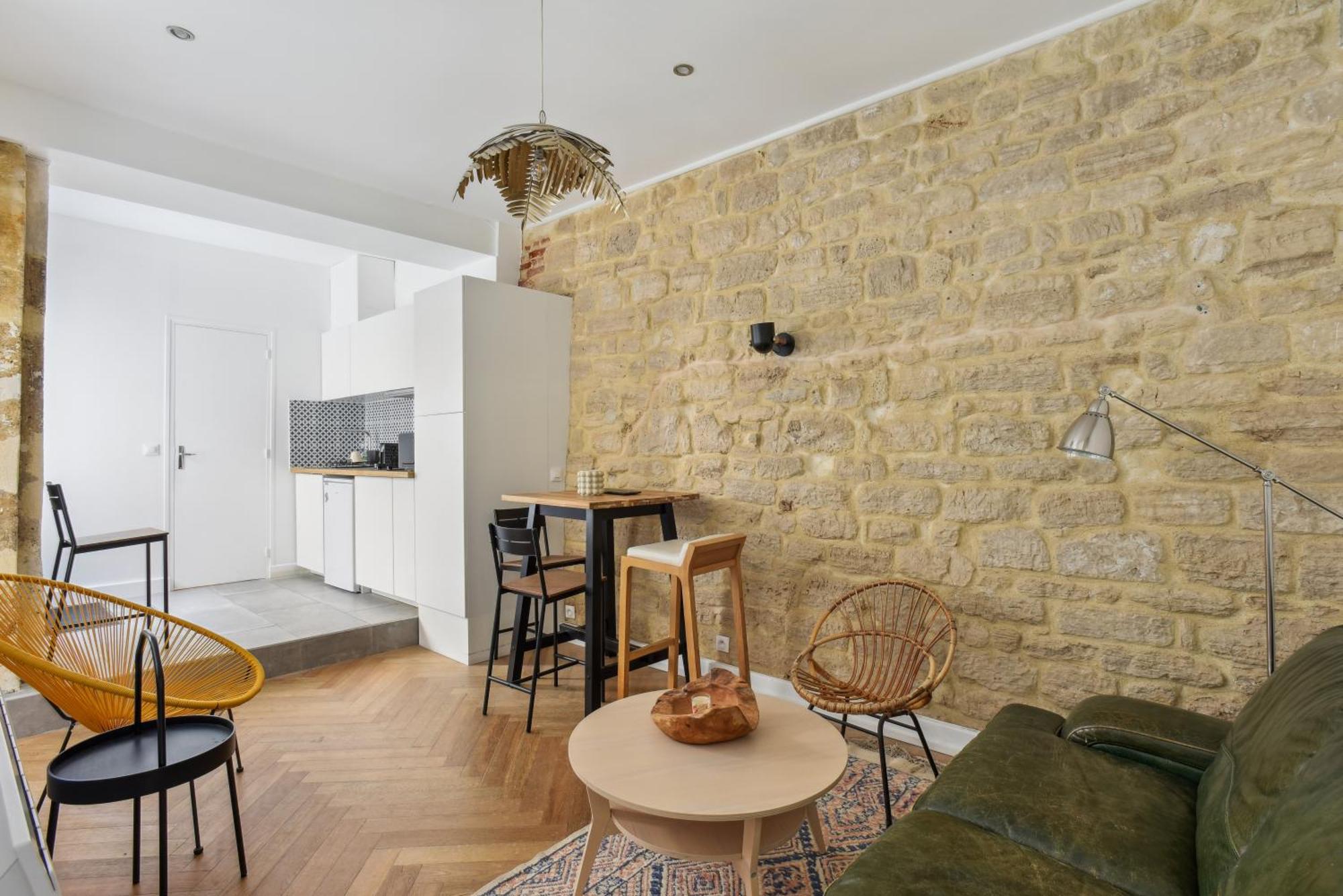 Beau 3 Pieces Rue Poissonniere Apartment Paris
