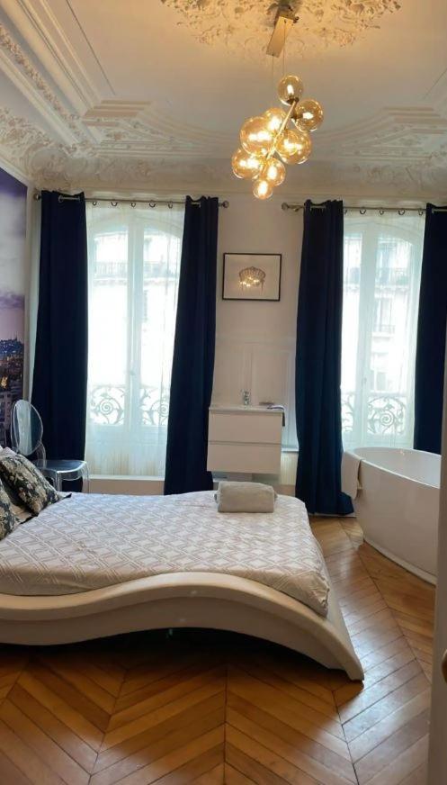 Appartamento Guest Nearby Champs Elysees Parigi