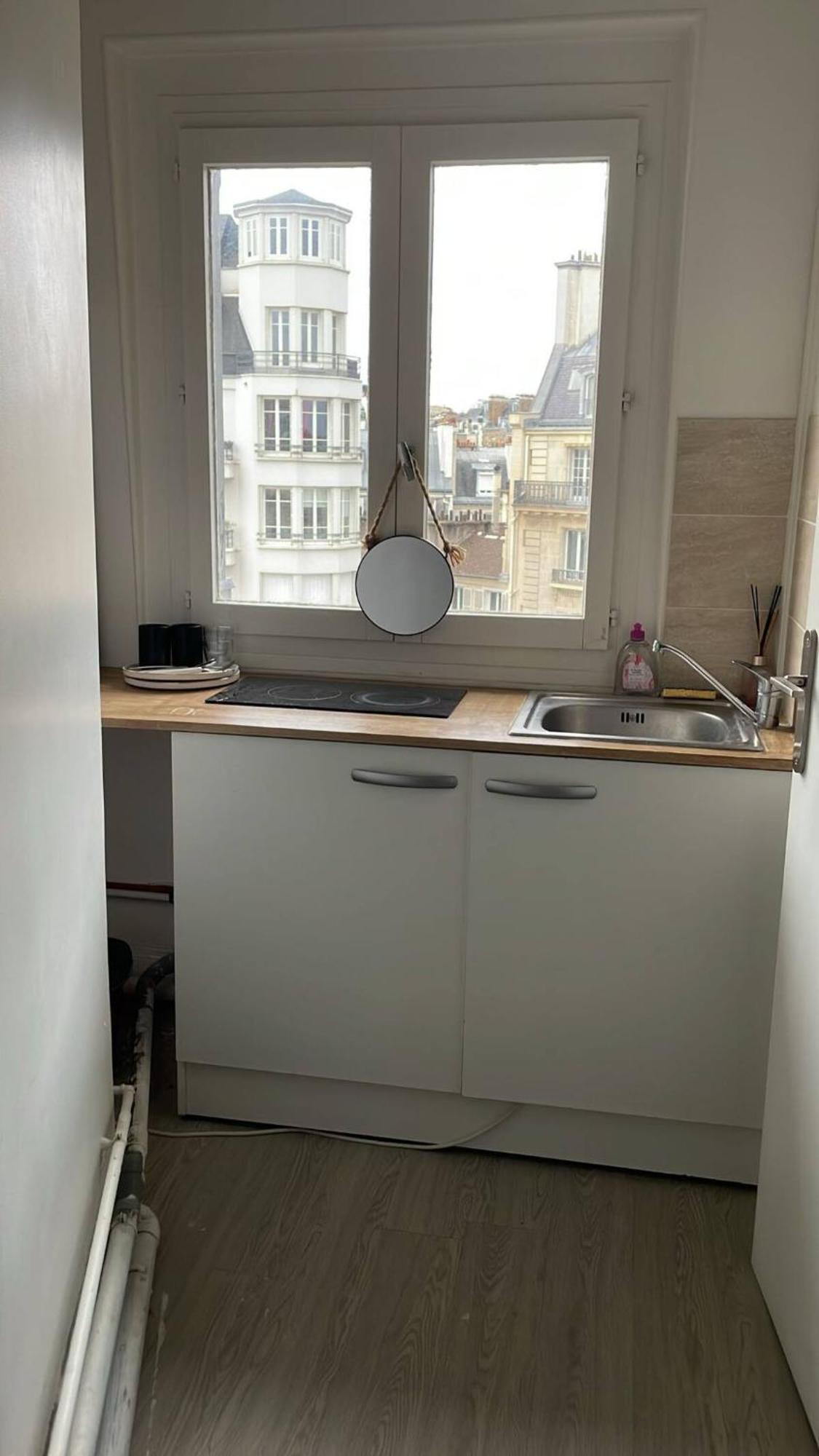 Appartamento Guest Nearby Champs Elysees Parigi