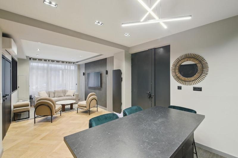 327 Le Marais - Superb In Parigi
