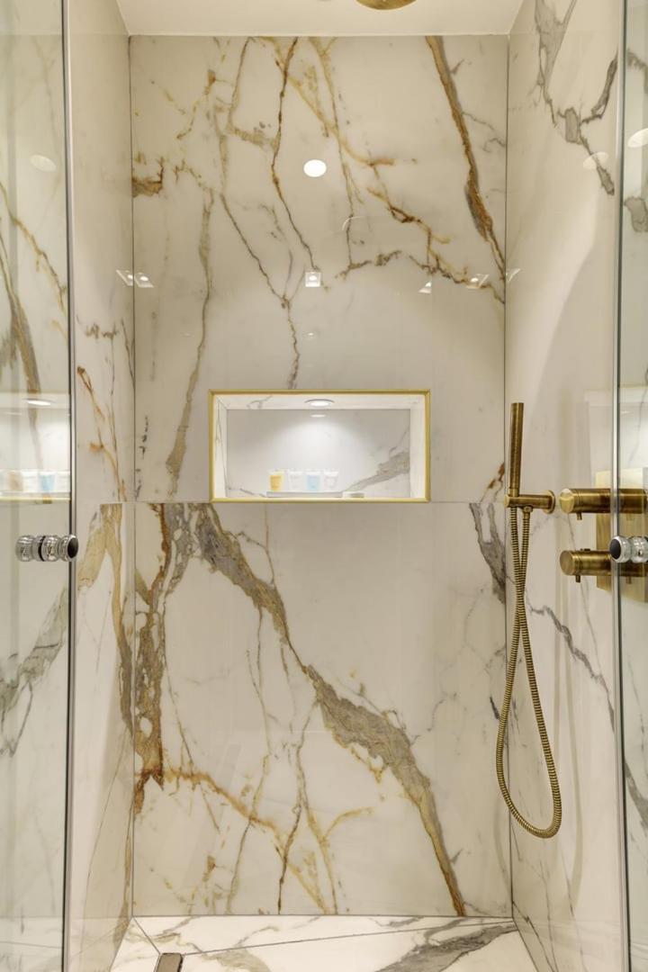 327 Le Marais - Superb In *